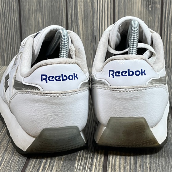 Reebok Classic Women Sneaker Trainer Shoe Women 10 White Silver Leather CN3441 - Picture 6 of 12